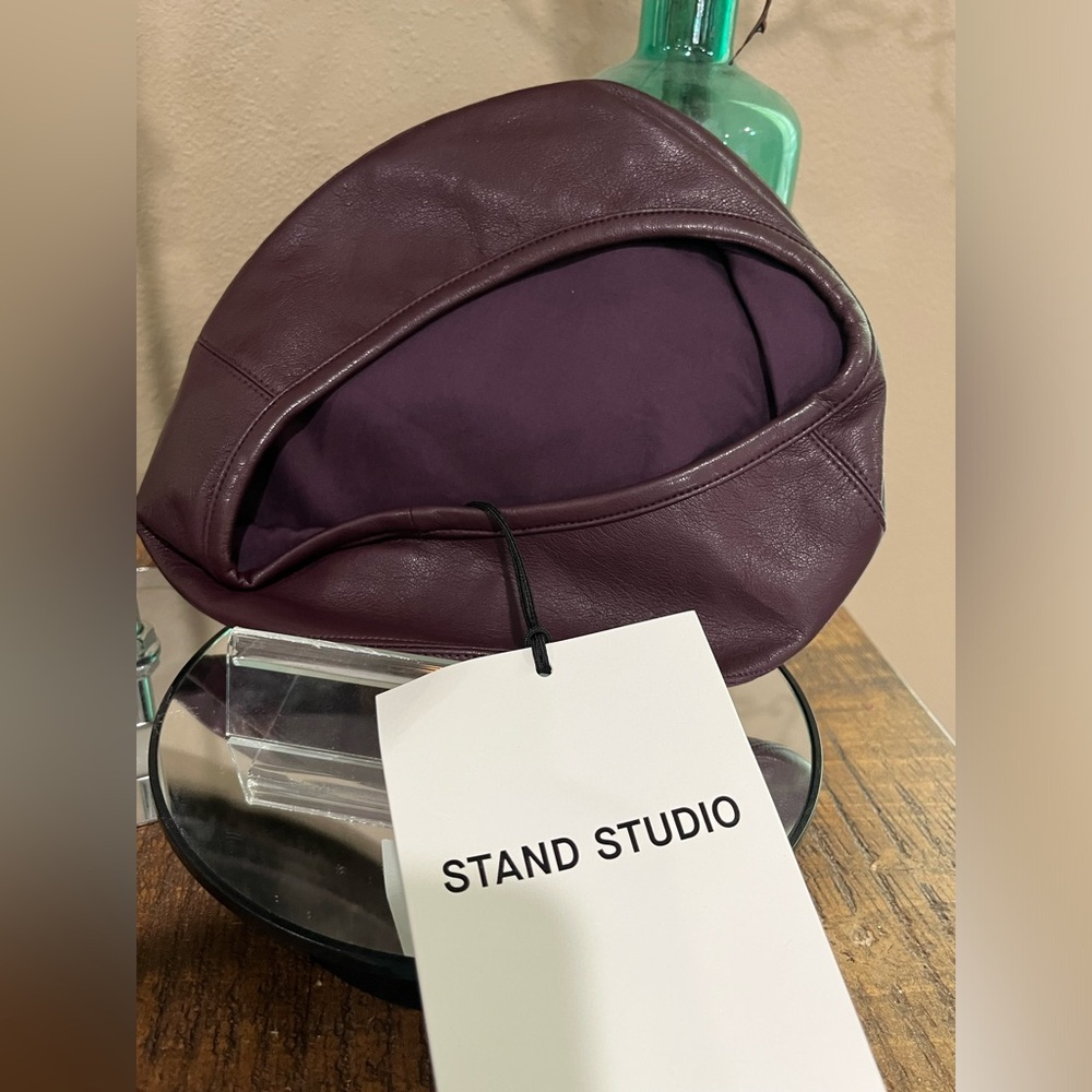 Stand Studio Freida Faux Leather Beret in burgundy, new! - Picture 7 of 10